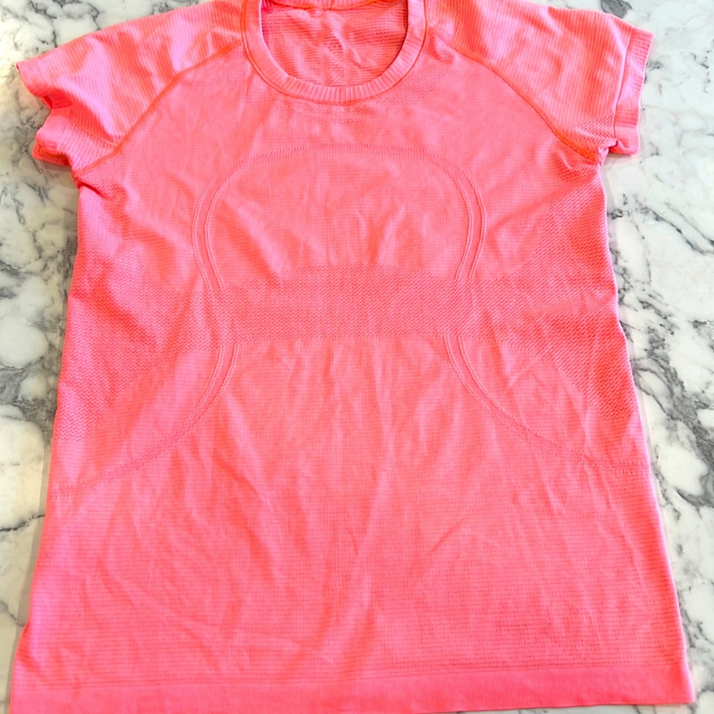 Coral lululemon shirt